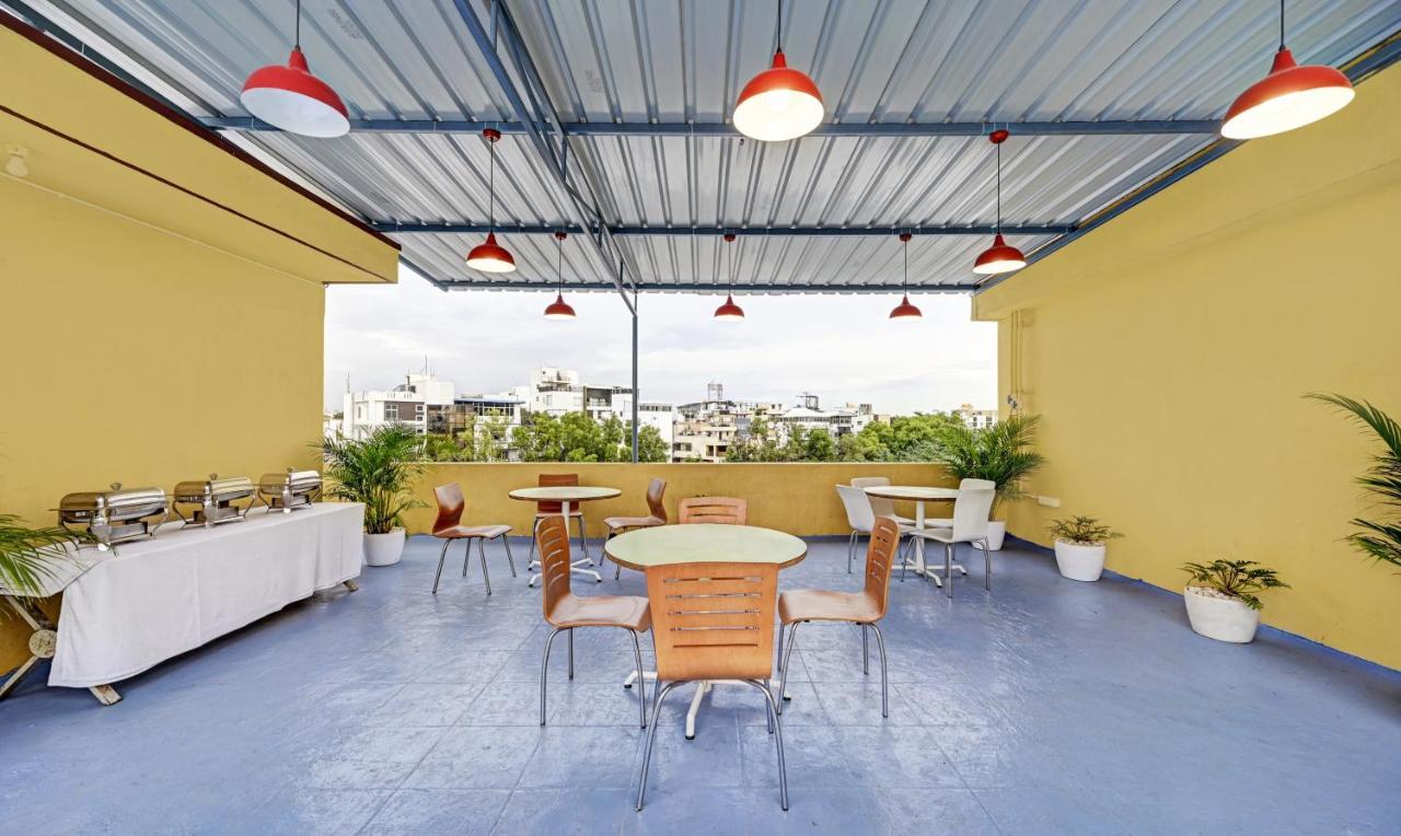 Collection O Royal Suites Bangalore Exterior foto